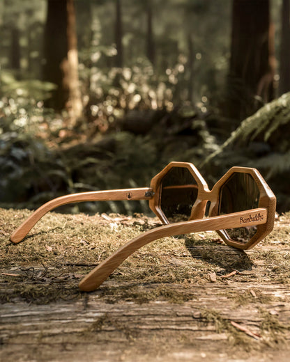 Honeycombs | Polarized Bamboo Sunglasses-4
